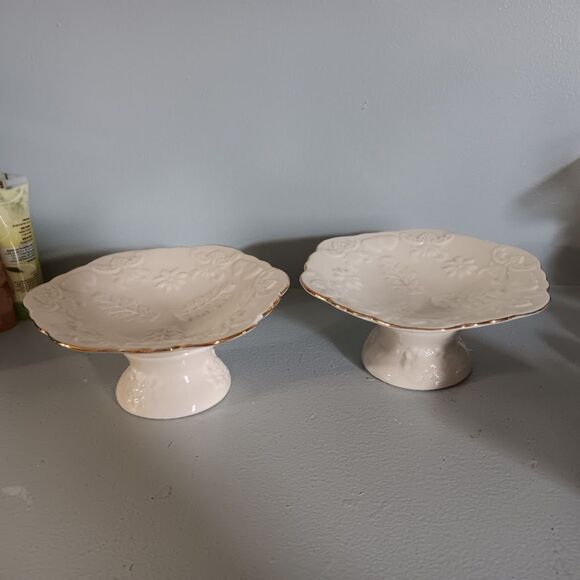 2-Ceramic Gold Trim Tray's - Picture 1 of 6